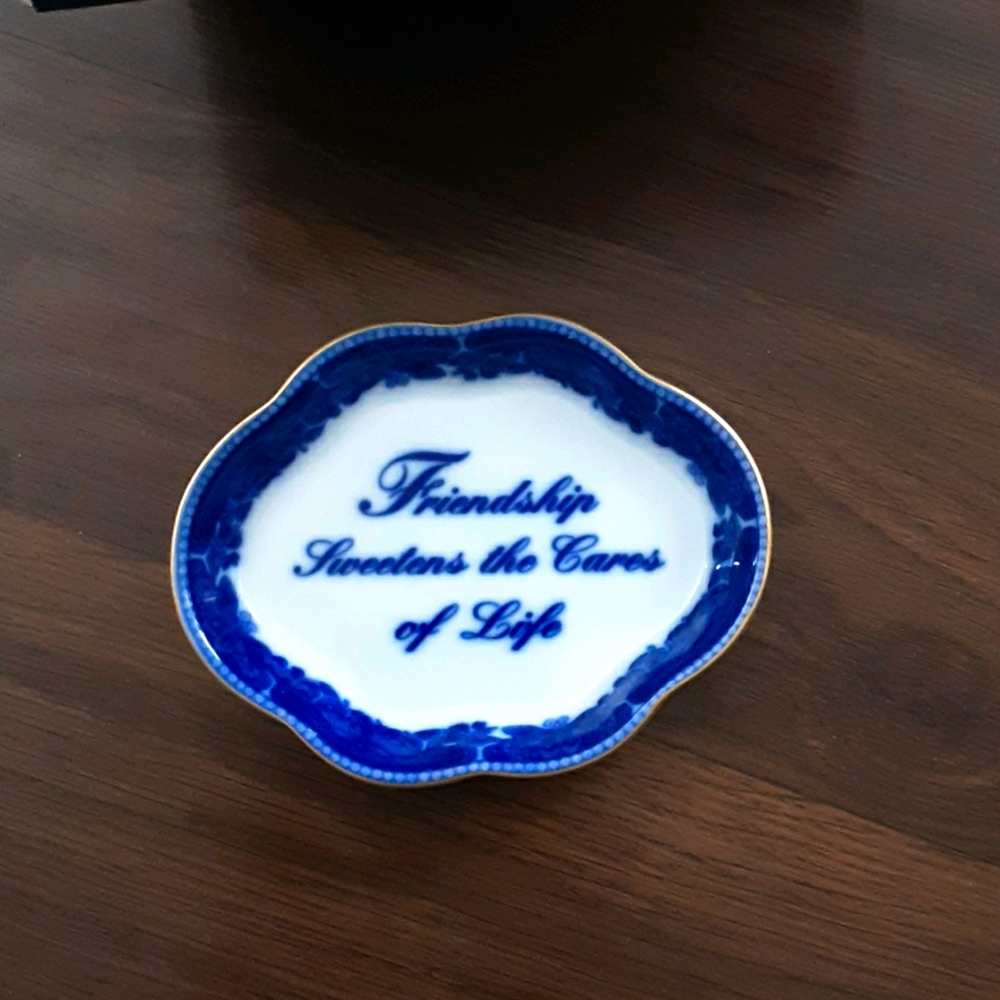 Winterthur trinket dish